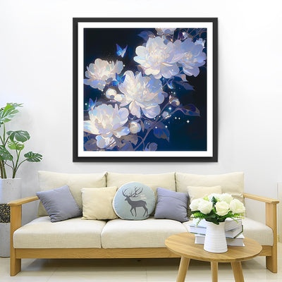 White Flowers in the Darkness Diamond Painting