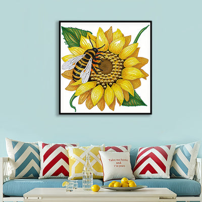 Bee on Sunflower Special Shaped Drills Diamond Painting