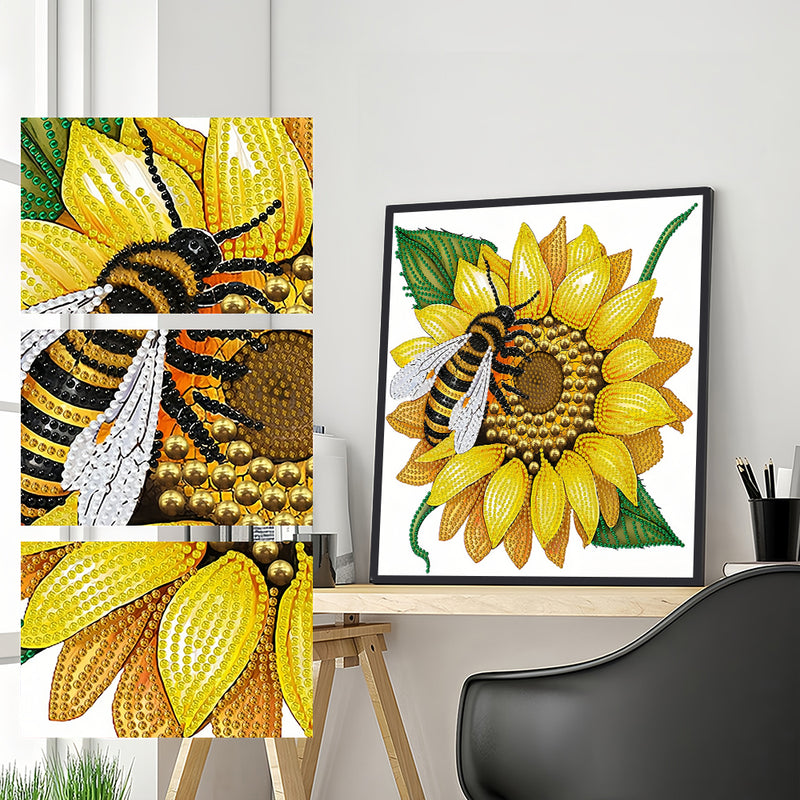 Bee on Sunflower Special Shaped Drills Diamond Painting