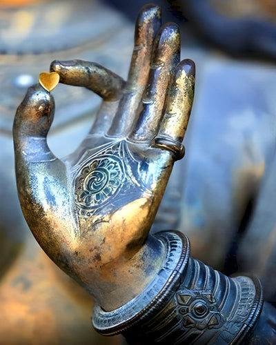 Love in the Hand of Buddha Statue Diamond Painting