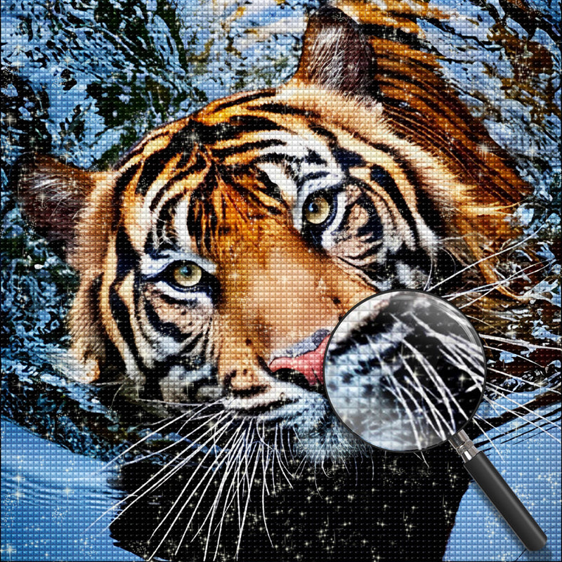 Tiger Raising His Head and Looking Up Diamond Painting